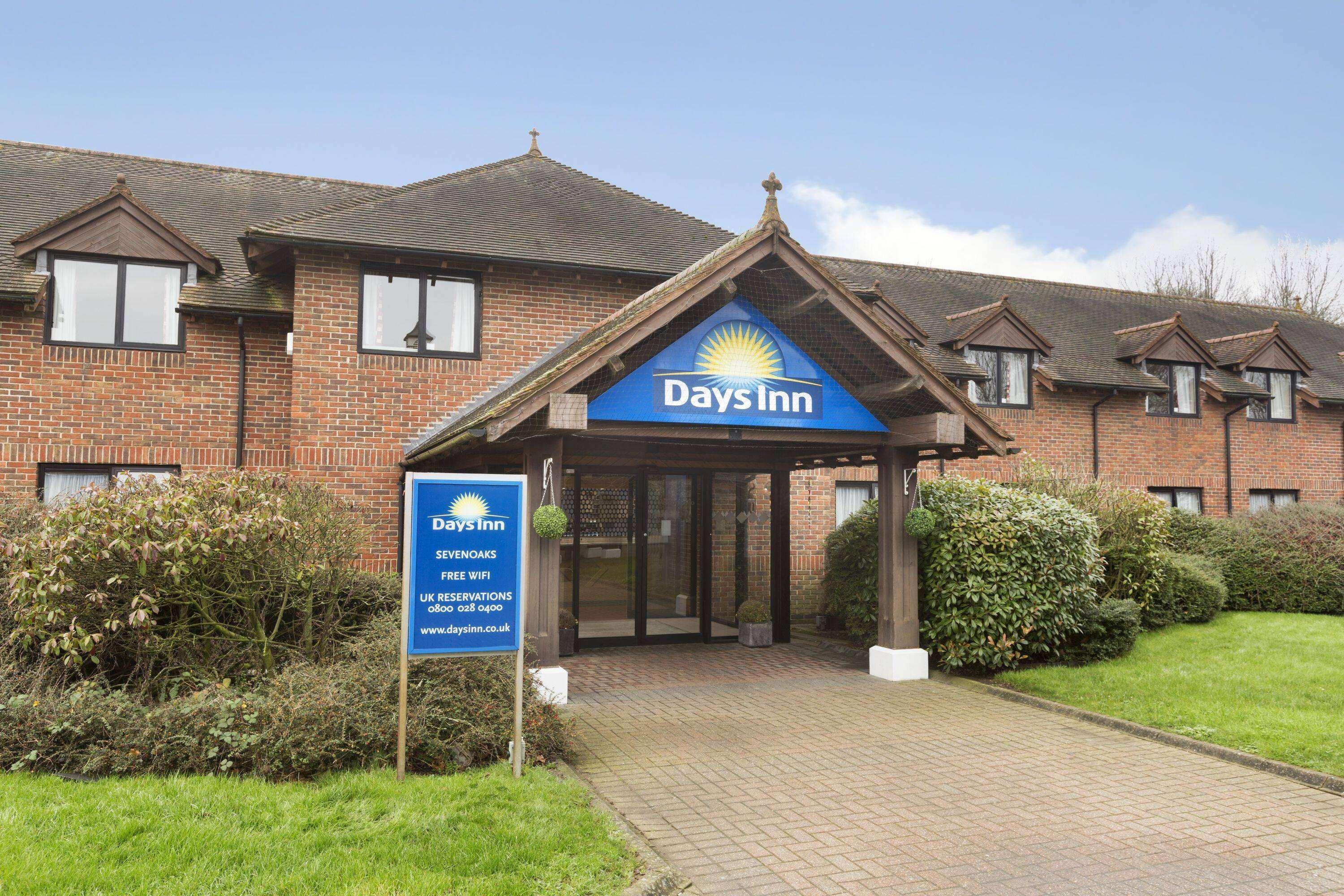 Days Inn By Wyndham Sevenoaks Clacket Lane Westerham Exterior foto