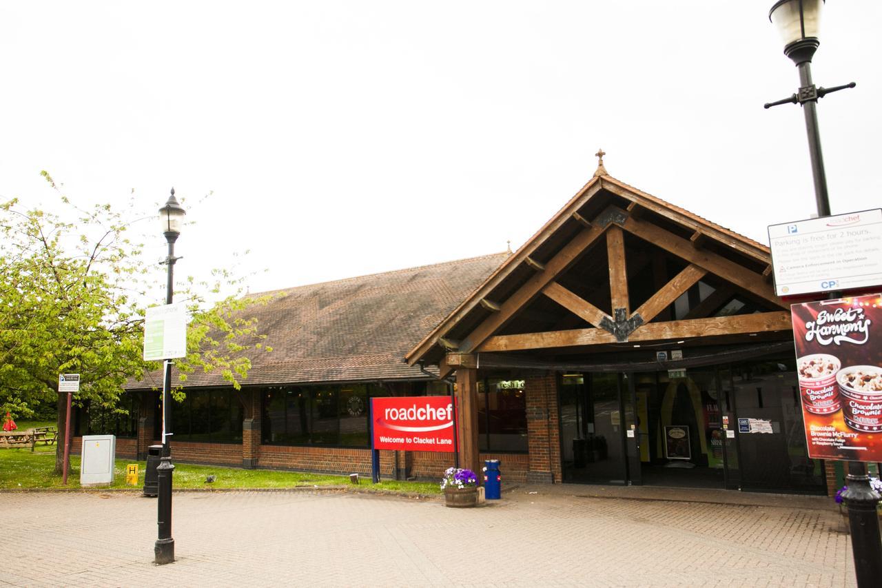 Days Inn By Wyndham Sevenoaks Clacket Lane Westerham Exterior foto
